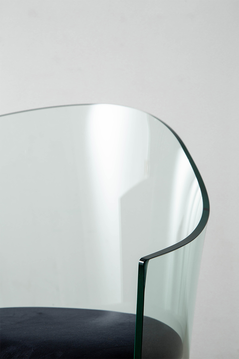 Bent Glass Chair,Glass ,Glass Furniture,ガラス,ガラスファニチャー,清澄白河,アンティークショップ,Antique,Vintage,Interior Design,アンティーク,ビンテージ,ヴィンテージ,家具,雑貨,インテリア,店舗什器,設計,インテリアデザイン,内装,什器,店舗設計,ギャラリー,ミッドセンチュリー,イタリア,ヴィンテージチェア, ,Vintage Chair,チェア