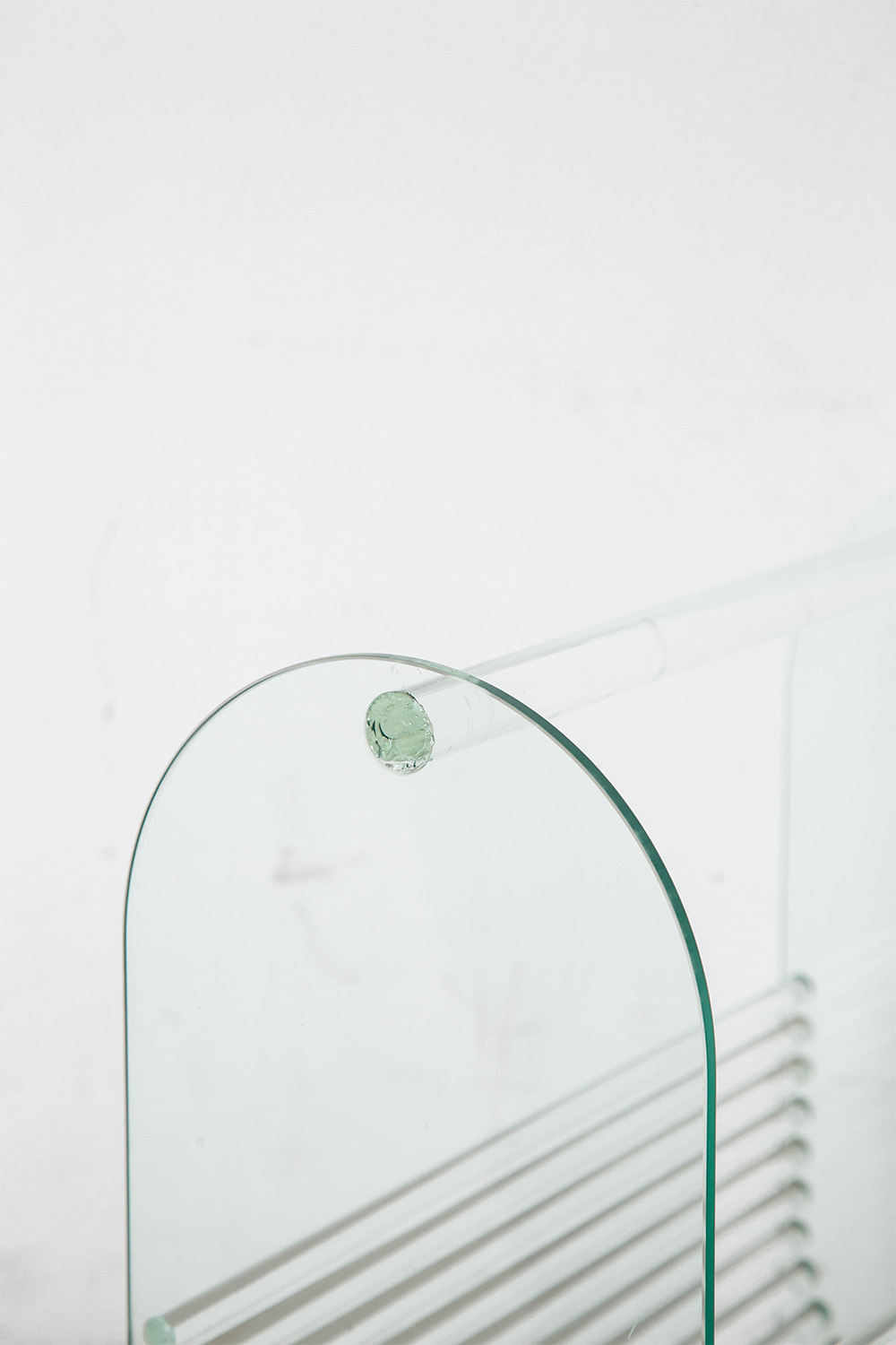 Marais International,Magazine rack,Glass,Glass Furniture,Italy,マレ・インターナショナル,マガジンラック,ガラス,ガラスファニチャー,イタリア,France,フランス,清澄白河,Antique,Vintage,Interior Design,stoop,topso,アンティーク,ビンテージ,ヴィンテージ,家具,雑貨,インテリア,店舗什器,設計,インテリアデザイン,内装,什器,店舗設計,ギャラリー,デザイナーズ家具,ショールーム