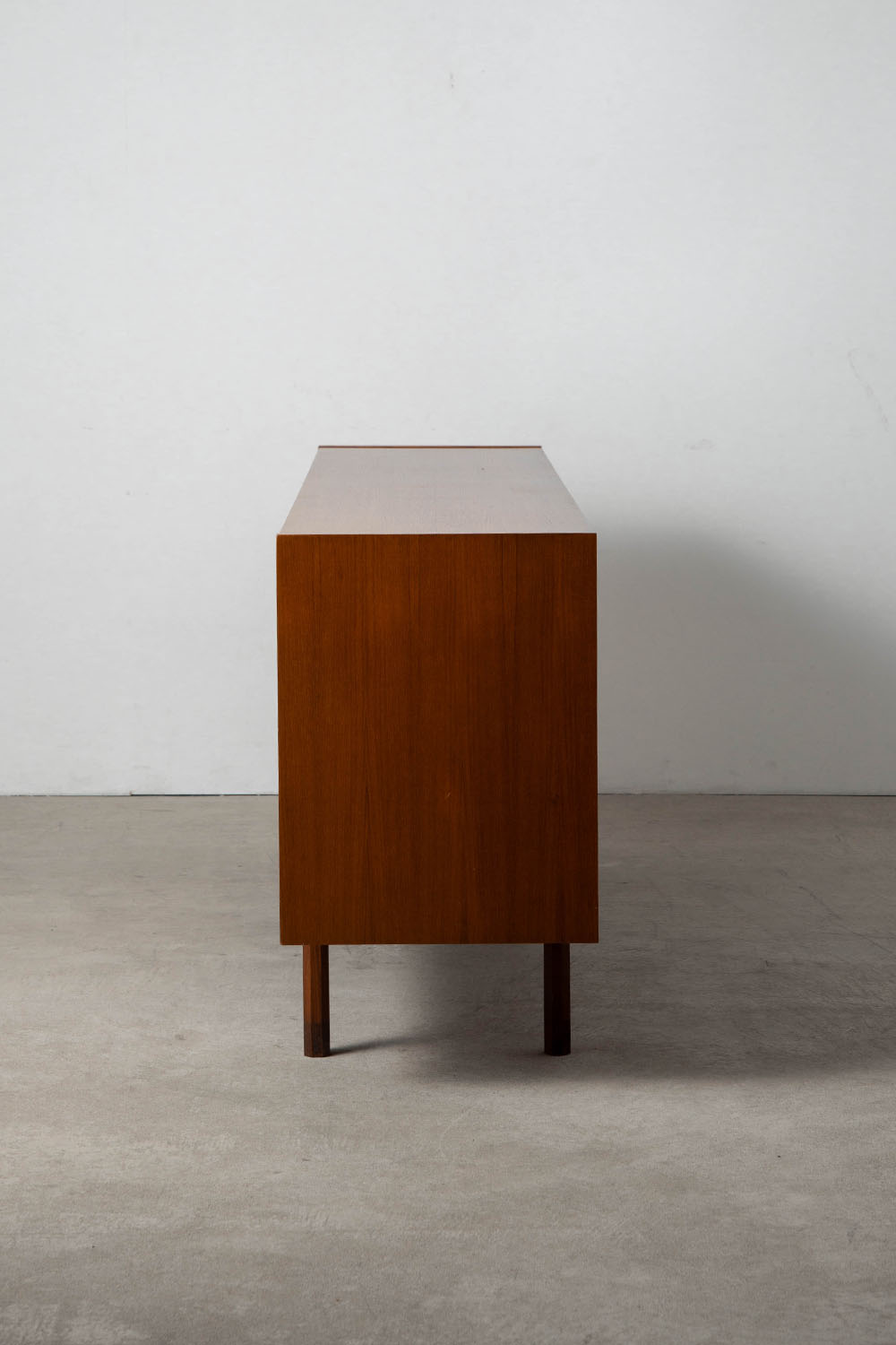 Sideboard,サイドボード,George Coslin,ジョージ・コスリン,3V Arredamenti,Italy,イタリア,清澄白河,Antique,Vintage,Interior Design,stoop,topso,アンティーク,ビンテージ,ヴィンテージ,家具,雑貨,インテリア,店舗什器,設計,インテリアデザイン,内装,什器,店舗設計,ギャラリー,デザイナーズ家具,ショールーム