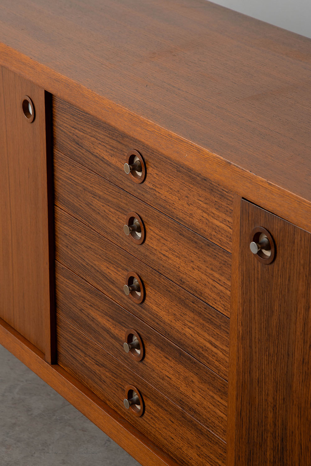 Sideboard,サイドボード,George Coslin,ジョージ・コスリン,3V Arredamenti,Italy,イタリア,清澄白河,Antique,Vintage,Interior Design,stoop,topso,アンティーク,ビンテージ,ヴィンテージ,家具,雑貨,インテリア,店舗什器,設計,インテリアデザイン,内装,什器,店舗設計,ギャラリー,デザイナーズ家具,ショールーム