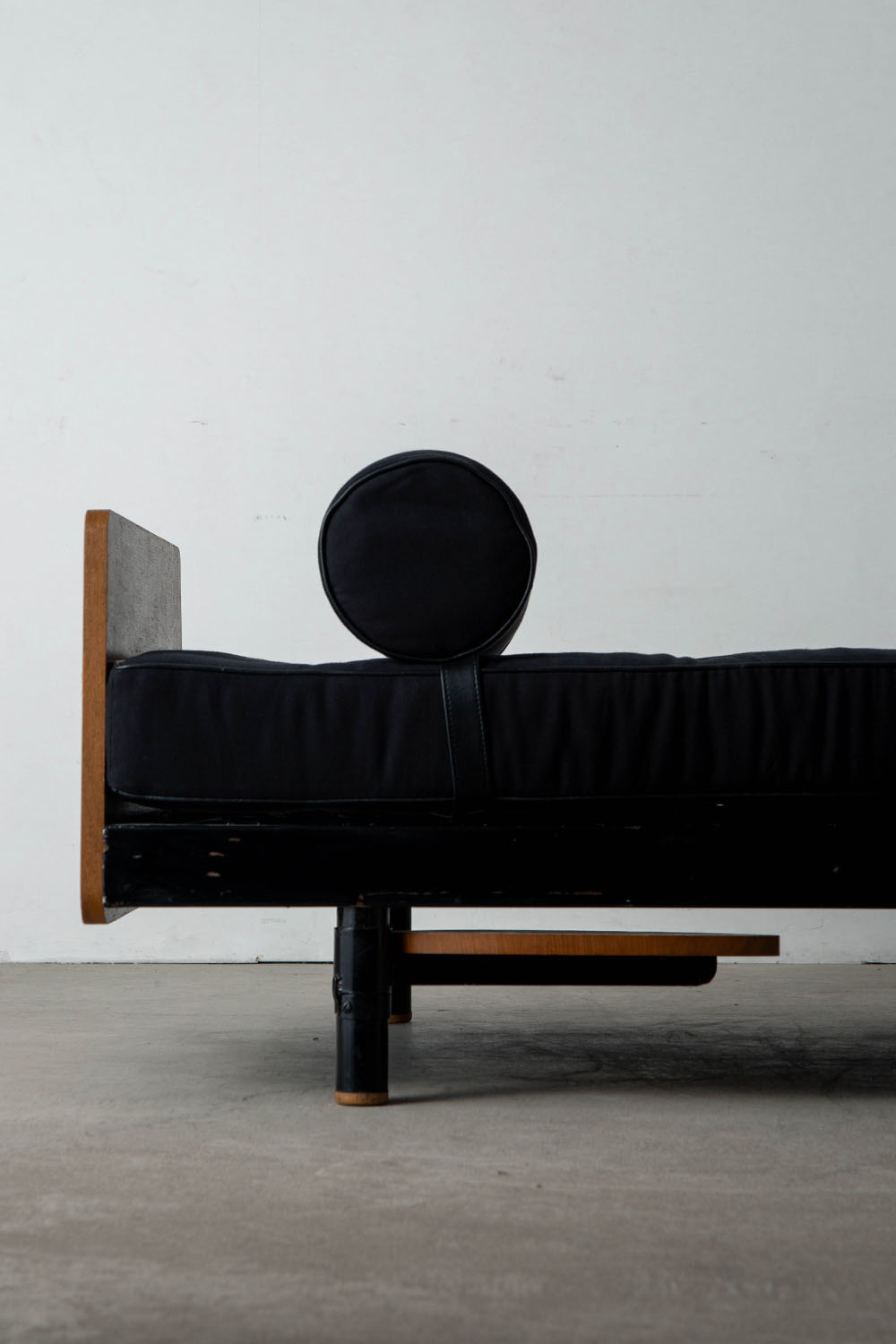 Scal Day Bed by Jean Prouvé , Charlotte Perriand in Steel and Wood