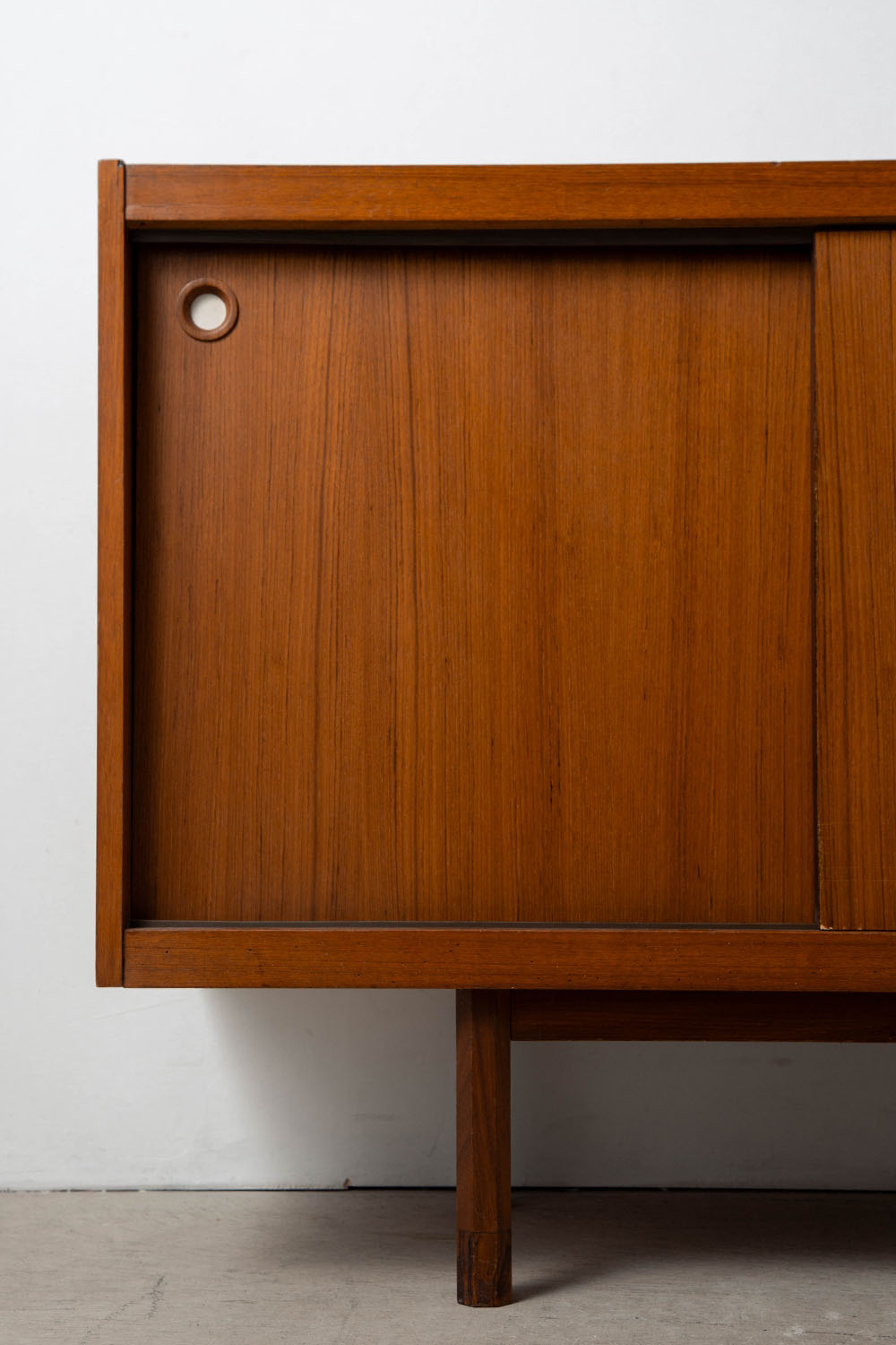Sideboard,サイドボード,George Coslin,ジョージ・コスリン,3V Arredamenti,Italy,イタリア,清澄白河,Antique,Vintage,Interior Design,stoop,topso,アンティーク,ビンテージ,ヴィンテージ,家具,雑貨,インテリア,店舗什器,設計,インテリアデザイン,内装,什器,店舗設計,ギャラリー,デザイナーズ家具,ショールーム