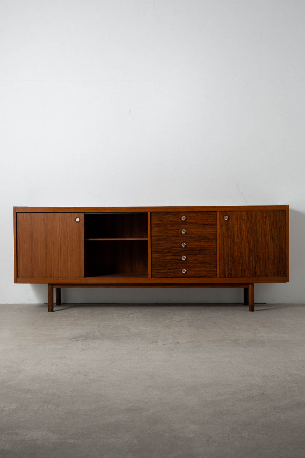 Sideboard,サイドボード,George Coslin,ジョージ・コスリン,3V Arredamenti,Italy,イタリア,清澄白河,Antique,Vintage,Interior Design,stoop,topso,アンティーク,ビンテージ,ヴィンテージ,家具,雑貨,インテリア,店舗什器,設計,インテリアデザイン,内装,什器,店舗設計,ギャラリー,デザイナーズ家具,ショールーム