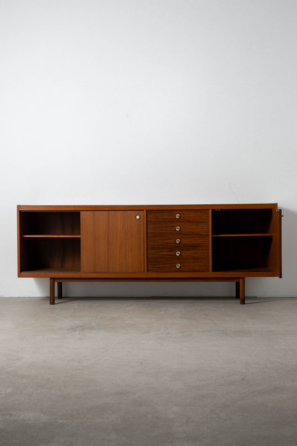 Sideboard,サイドボード,George Coslin,ジョージ・コスリン,3V Arredamenti,Italy,イタリア,清澄白河,Antique,Vintage,Interior Design,stoop,topso,アンティーク,ビンテージ,ヴィンテージ,家具,雑貨,インテリア,店舗什器,設計,インテリアデザイン,内装,什器,店舗設計,ギャラリー,デザイナーズ家具,ショールーム
