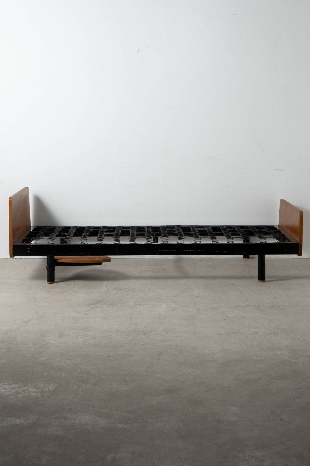 Scal Day Bed by Jean Prouvé , Charlotte Perriand in Steel and Wood