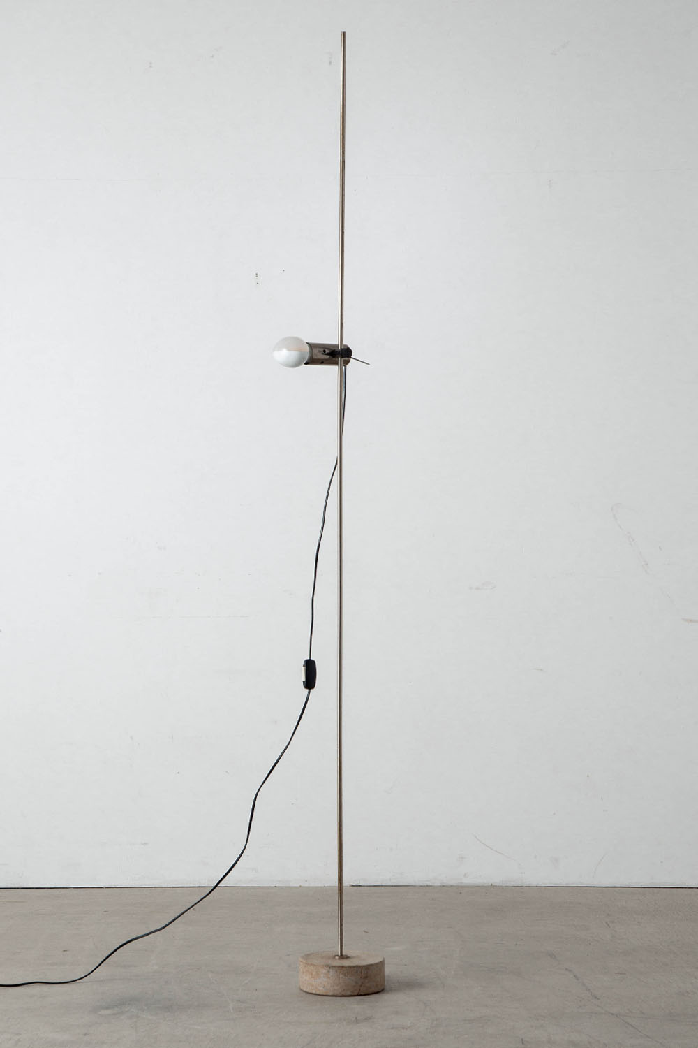 Agnoli 387 Floor Lamp by Tito Agnoli for Oluce in Chrome and Travertine