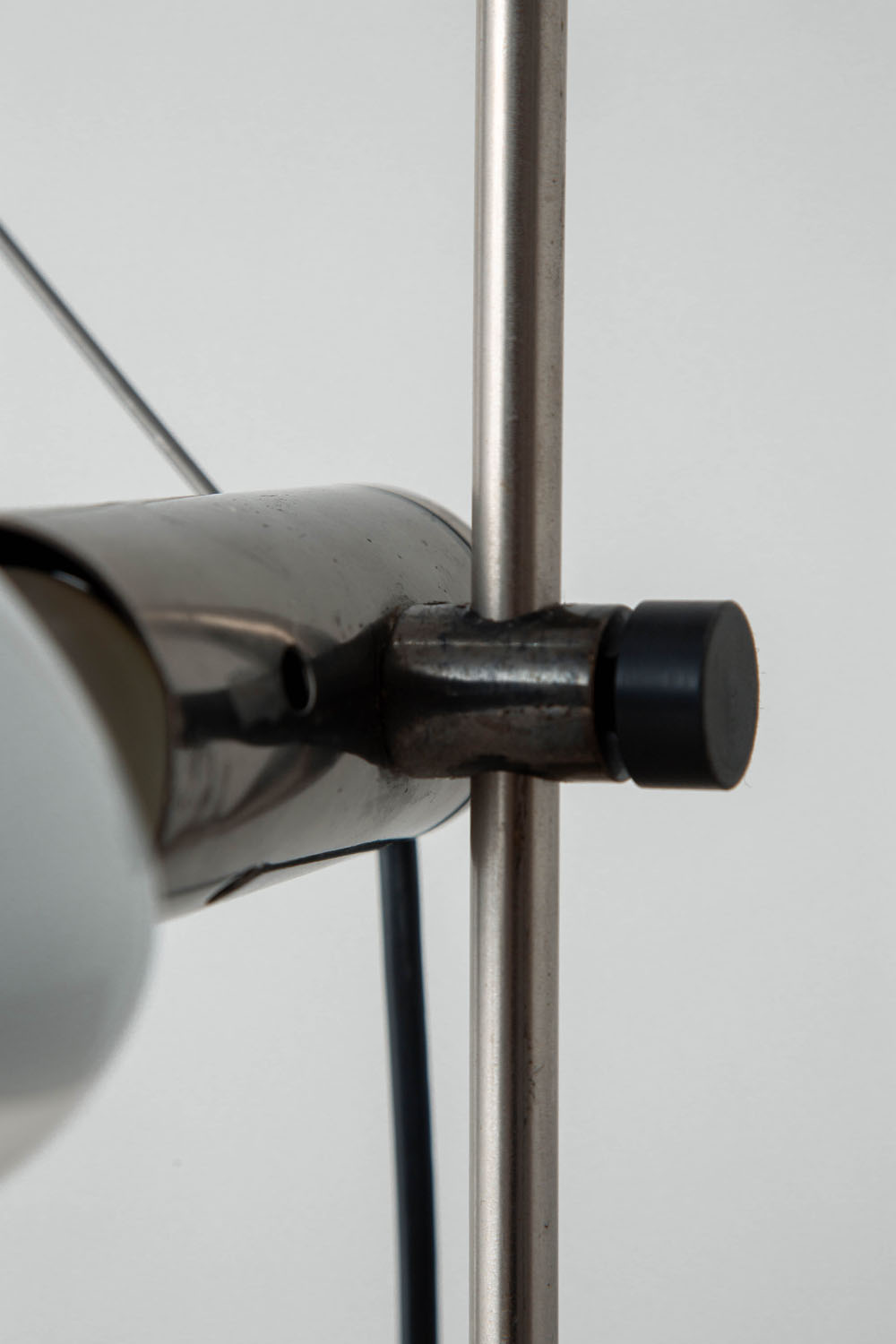 Agnoli 387 Floor Lamp by Tito Agnoli for Oluce in Chrome and Travertine