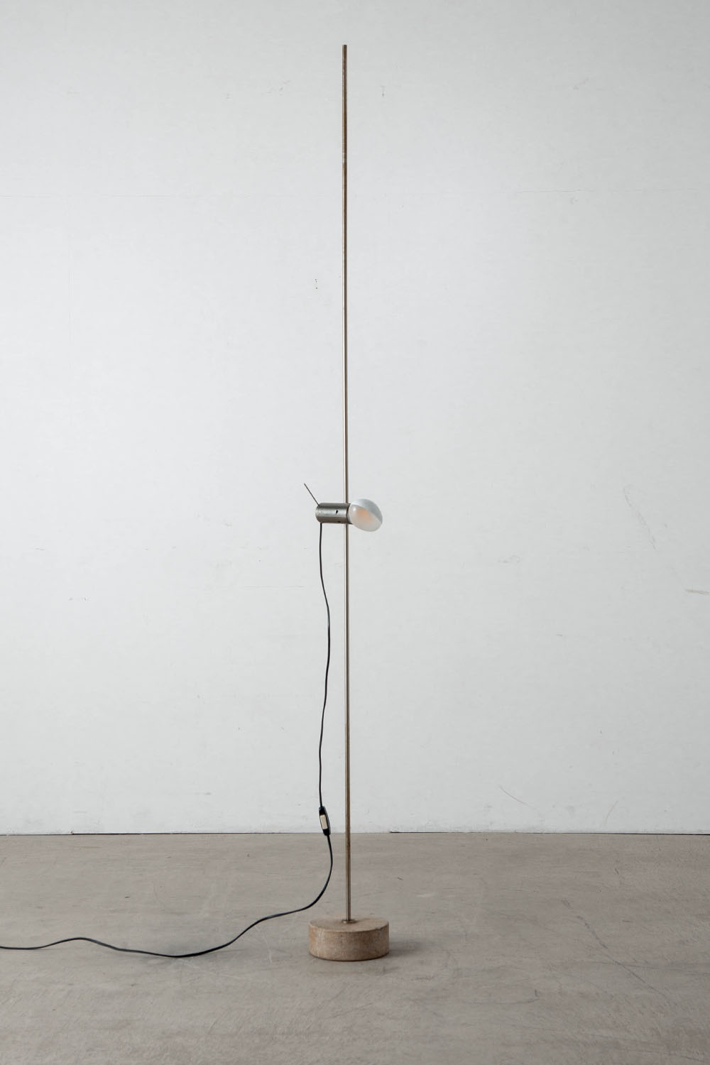Agnoli 387 Floor Lamp by Tito Agnoli for Oluce in Chrome and Travertine