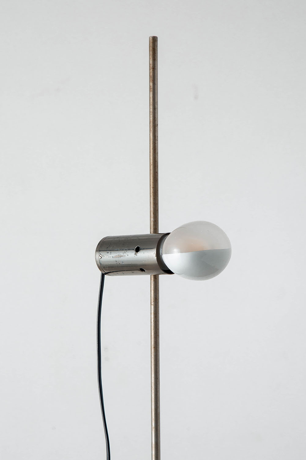 Agnoli 387 Floor Lamp by Tito Agnoli for Oluce in Chrome and Travertine