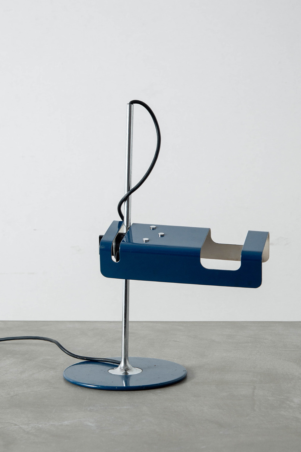 Spider Table Lamp by Joe Colombo for Oluce in Steel and White