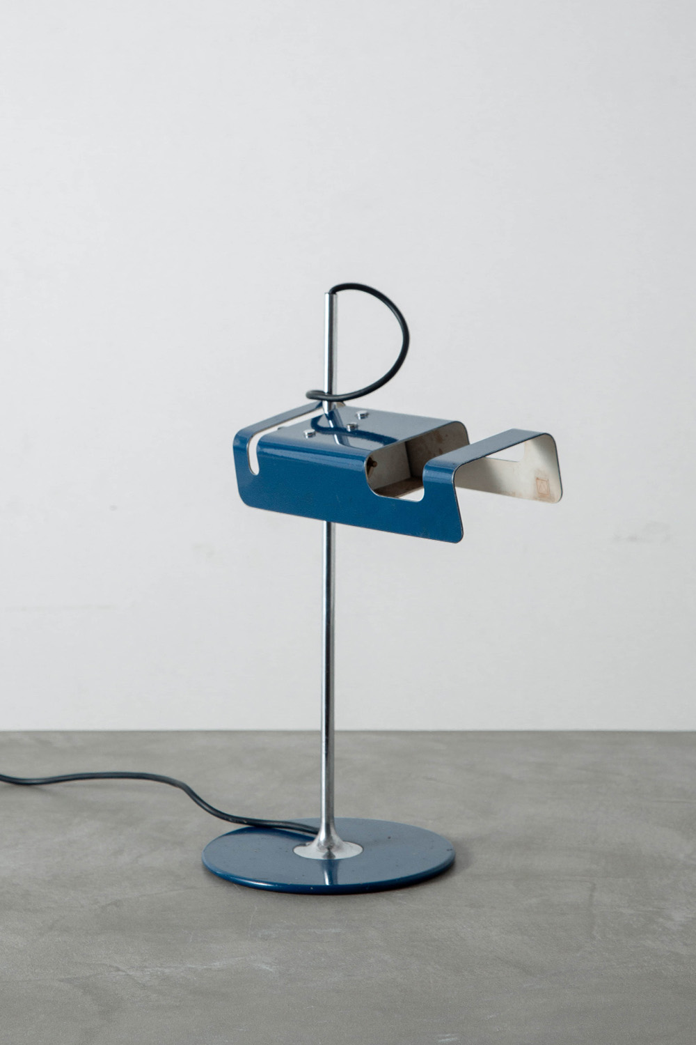 Spider Table Lamp by Joe Colombo for Oluce in Steel and White
