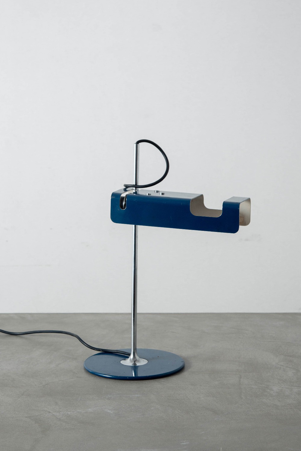 Spider Table Lamp by Joe Colombo for Oluce in Steel and White