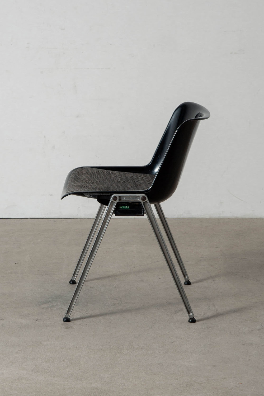 Modus Chair by Osvaldo Borsani for Tecno in Fabric , Plastic and Alminium