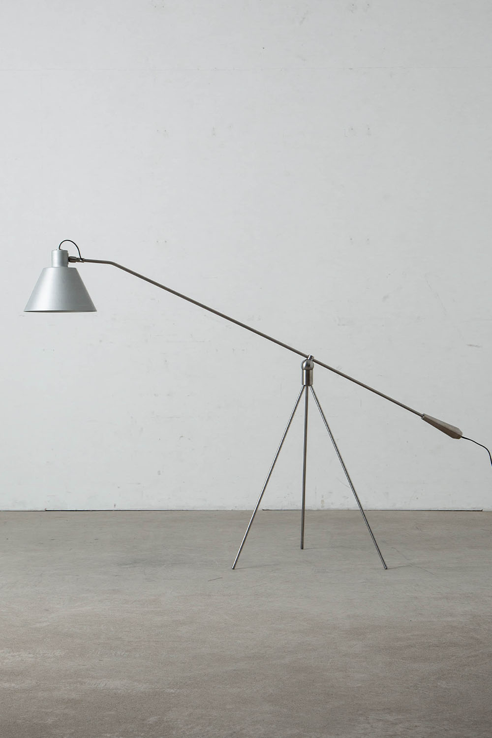 Magneto Floor Lamp by Henk Fillekes for Pastoe in Aluminum