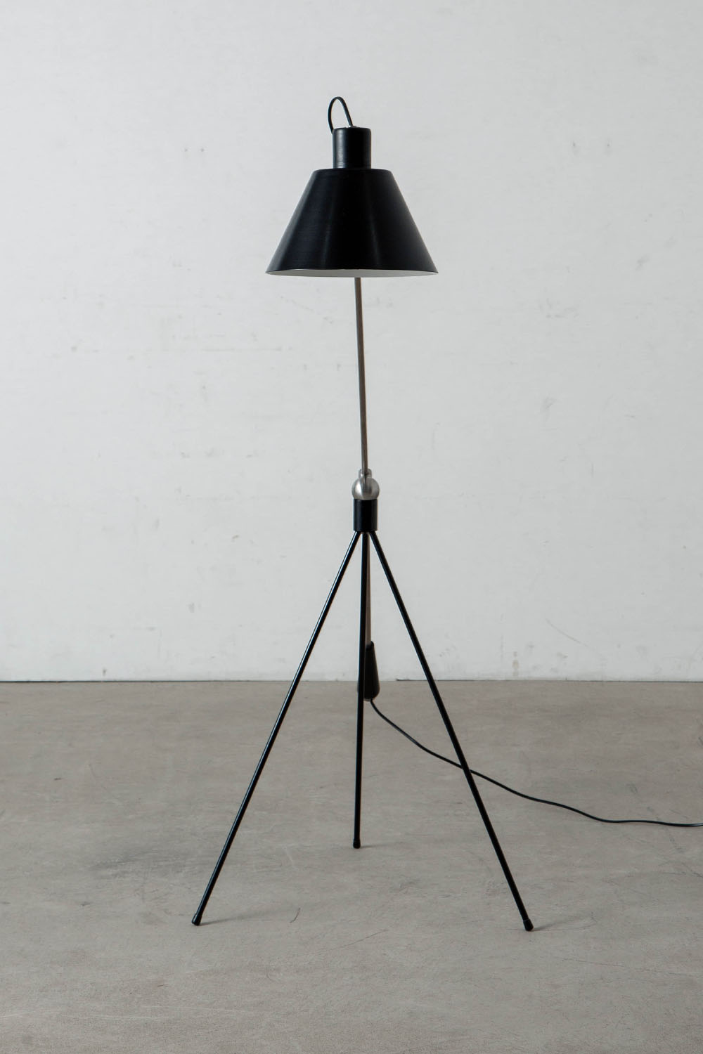 Magneto Floor Lamp by Henk Fillekes for Pastoe in Aluminum