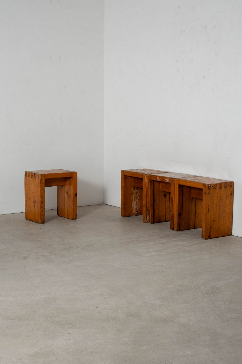 Stool in Wood