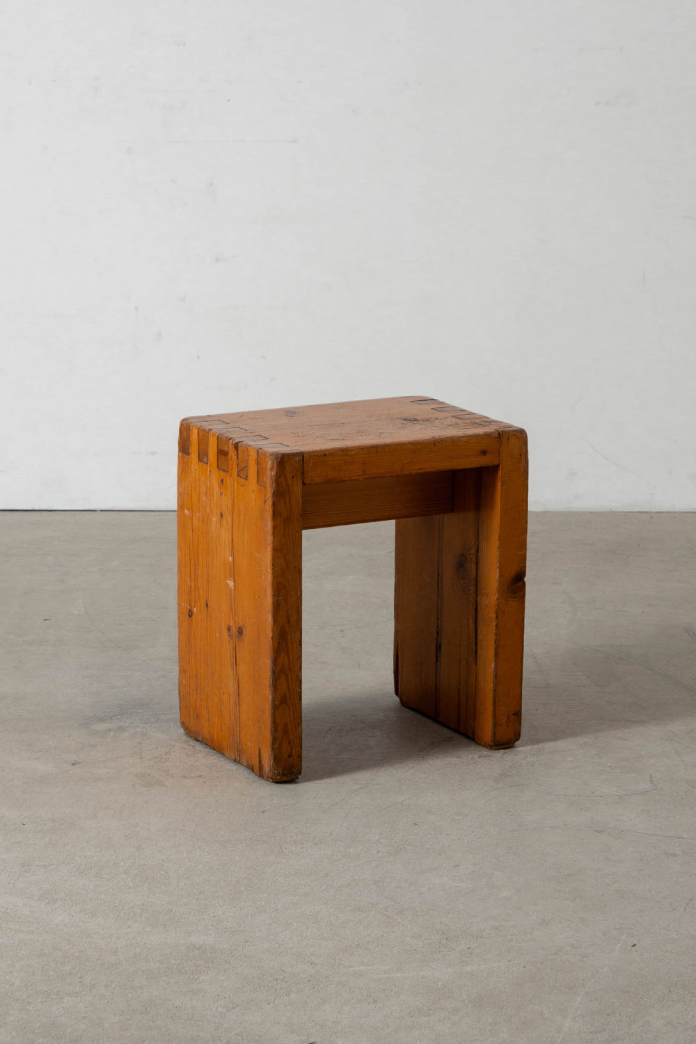Stool in Wood