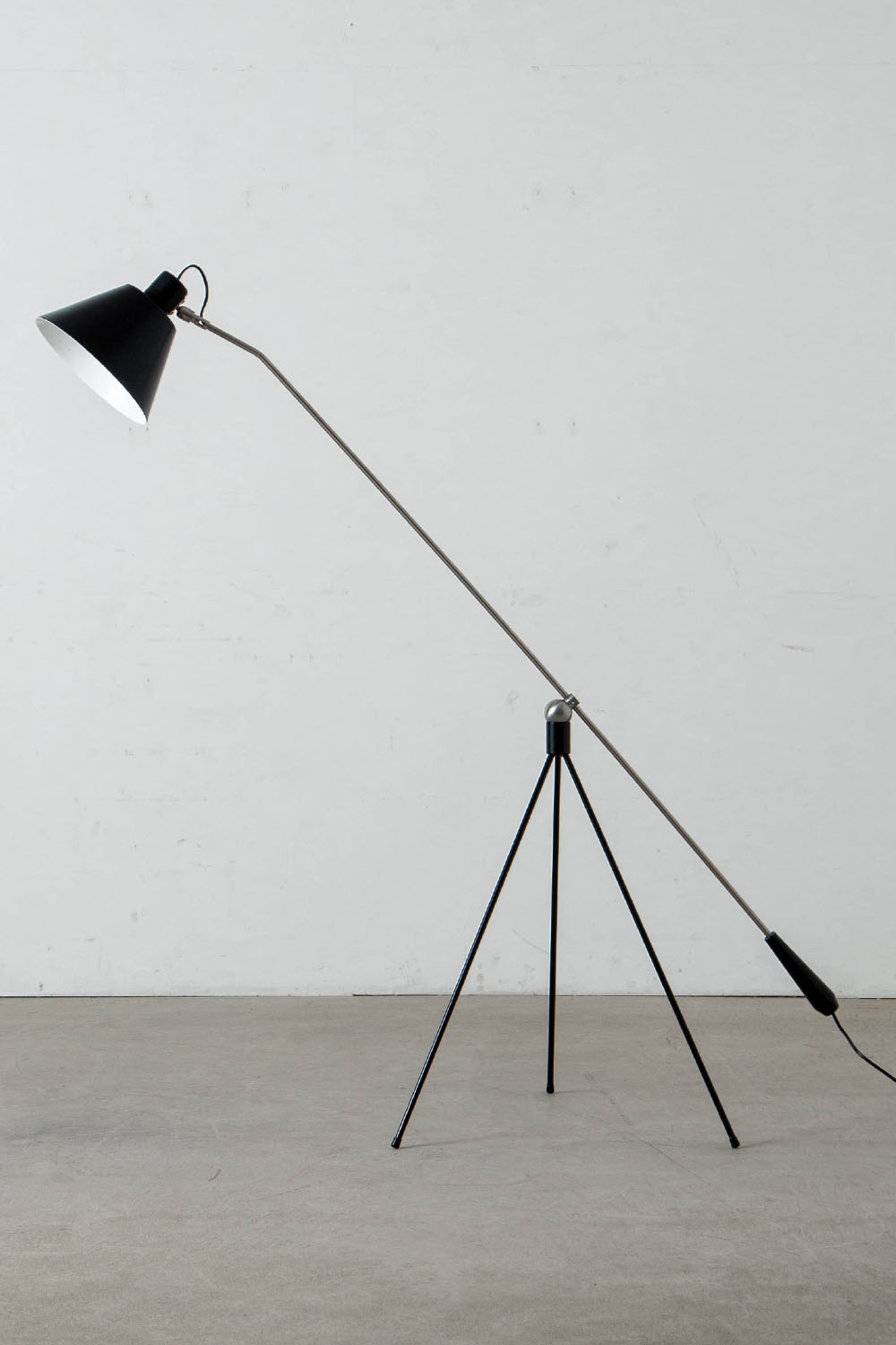 Magneto Floor Lamp by Henk Fillekes for Pastoe in Aluminum