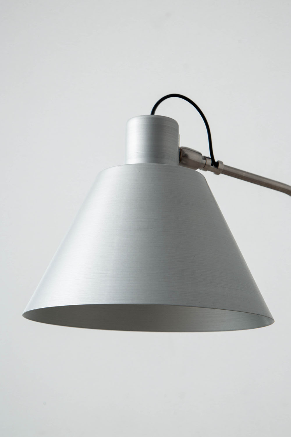 Magneto Floor Lamp by Henk Fillekes for Pastoe in Aluminum