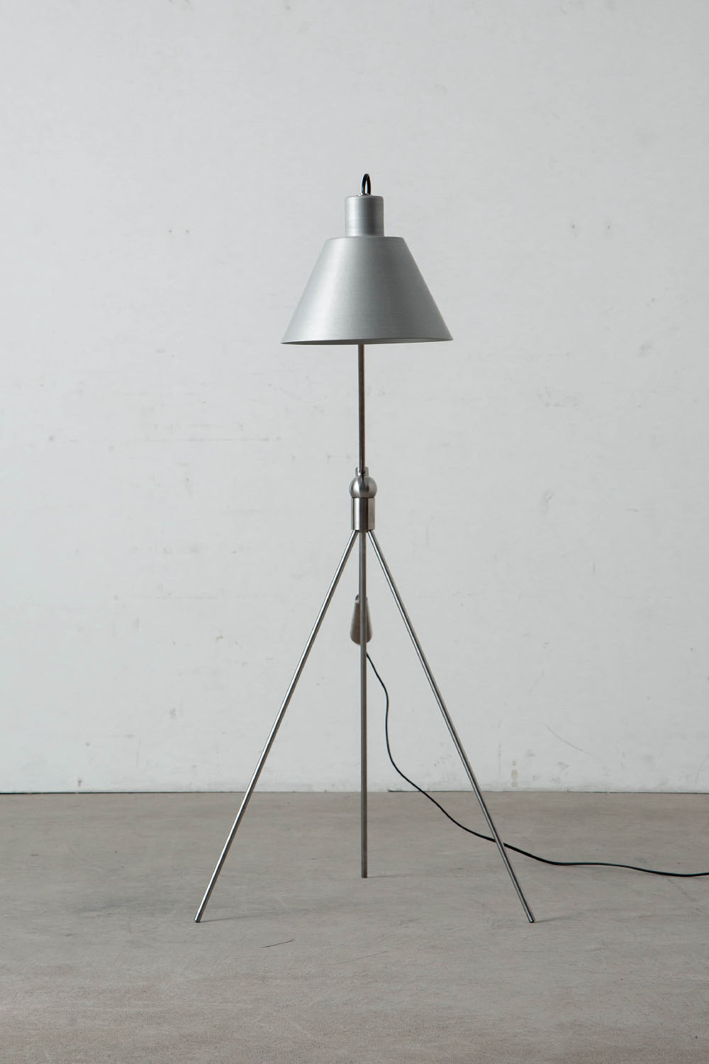 Magneto Floor Lamp by Henk Fillekes for Pastoe in Aluminum