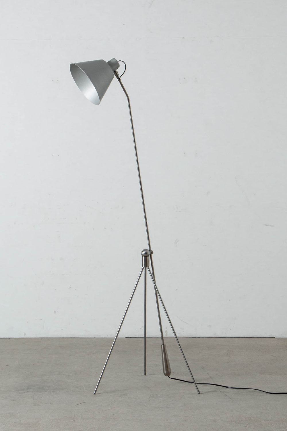 Magneto Floor Lamp by Henk Fillekes for Pastoe in Aluminum