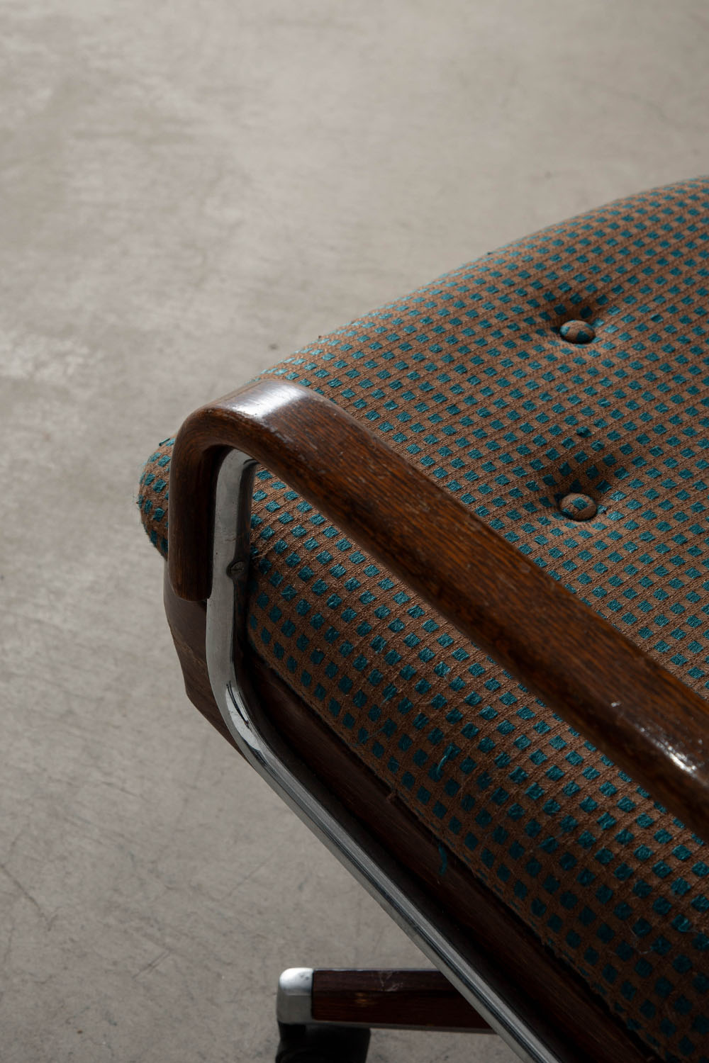 Office Chair for AG Barcelona in Fabric , Chrome and Wood