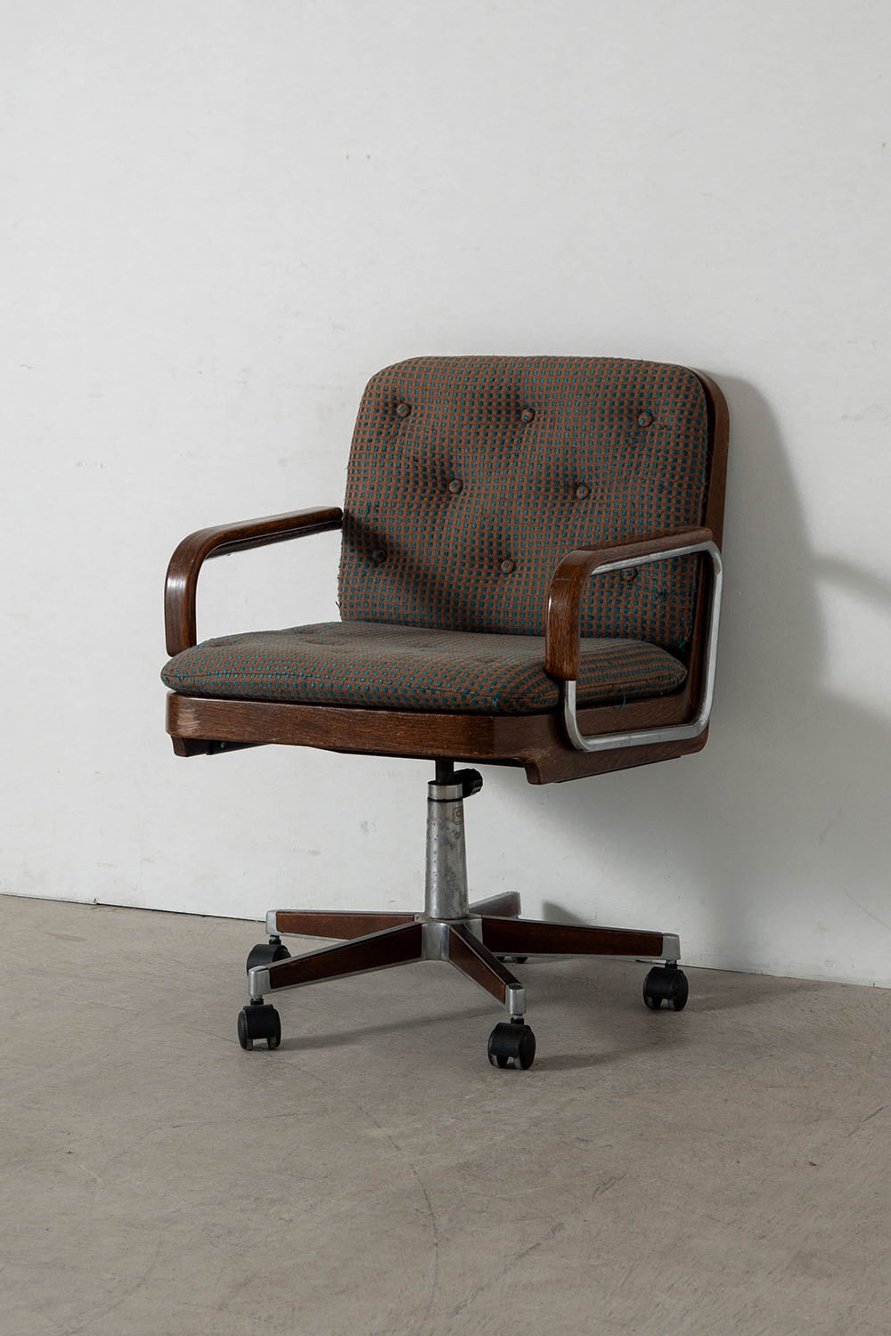 Office Chair for AG Barcelona in Fabric , Chrome and Wood