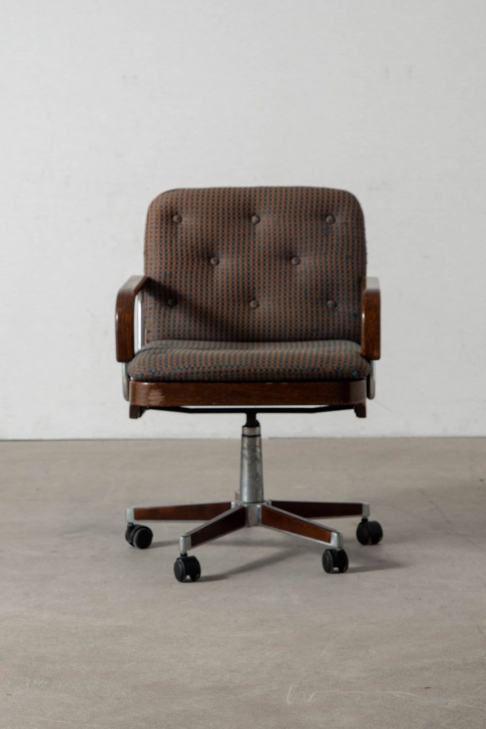 Office Chair for AG Barcelona in Fabric , Chrome and Wood