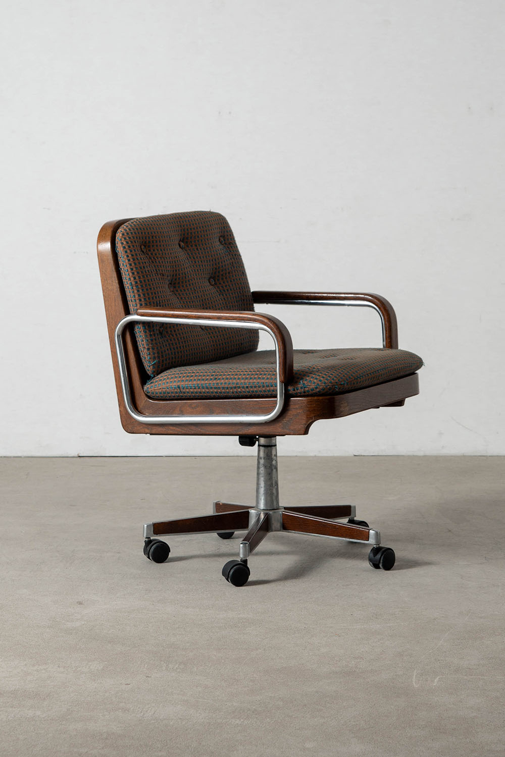 Office Chair for AG Barcelona in Fabric , Chrome and Wood