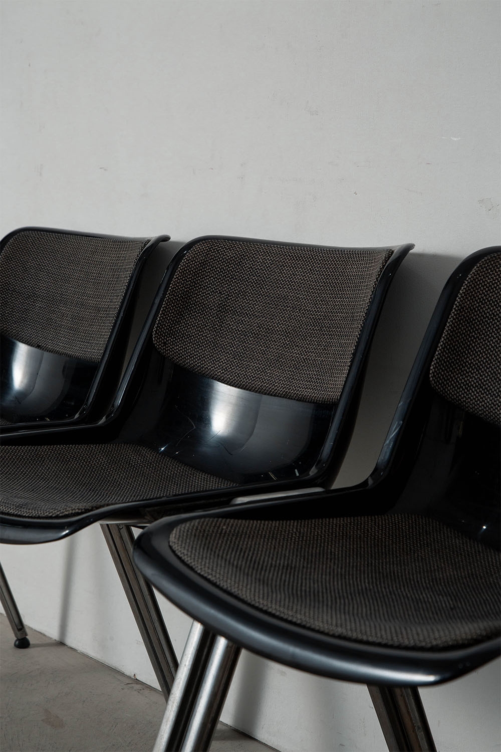 Modus Chair by Osvaldo Borsani for Tecno in Fabric , Plastic and Alminium