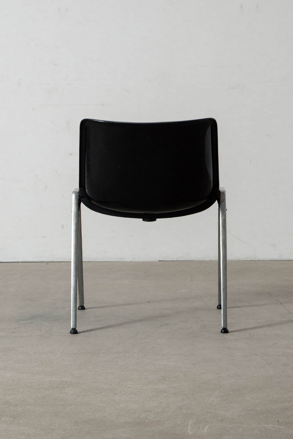 Modus Chair by Osvaldo Borsani for Tecno in Fabric , Plastic and Alminium