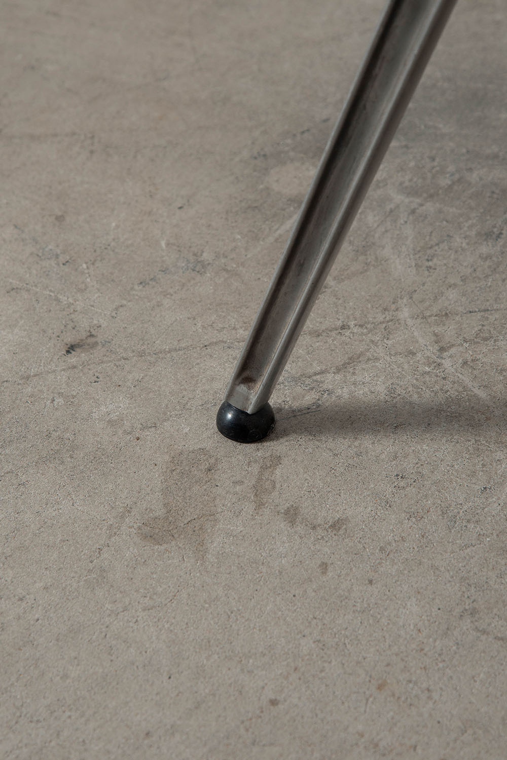Modus Chair by Osvaldo Borsani for Tecno in Fabric , Plastic and Alminium