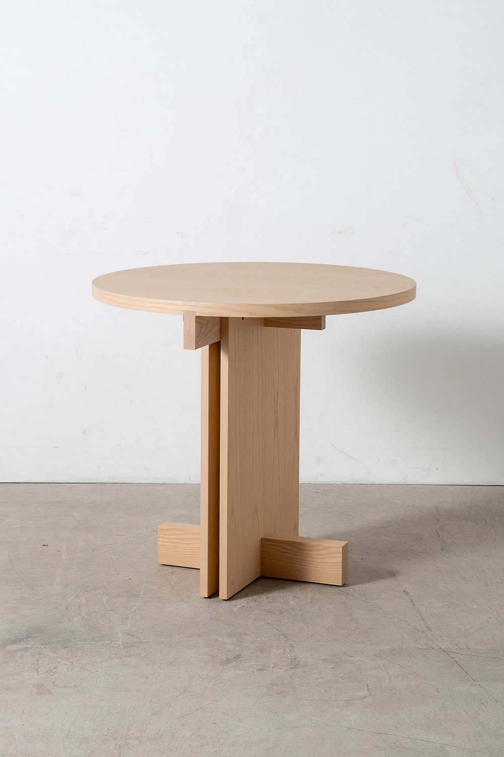 Rak Bistro Table φ80 by Francesc Rifé for Kendo in Natural Ash