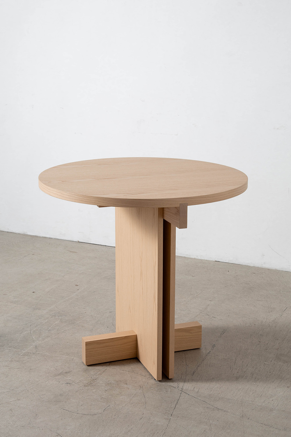 Rak Bistro Table φ80 by Francesc Rifé for Kendo in Natural Ash