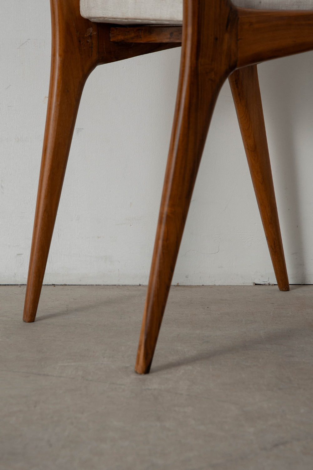 Dining Chair for Hall. Móveis e Decorações in Wood , Fabric and Rattan