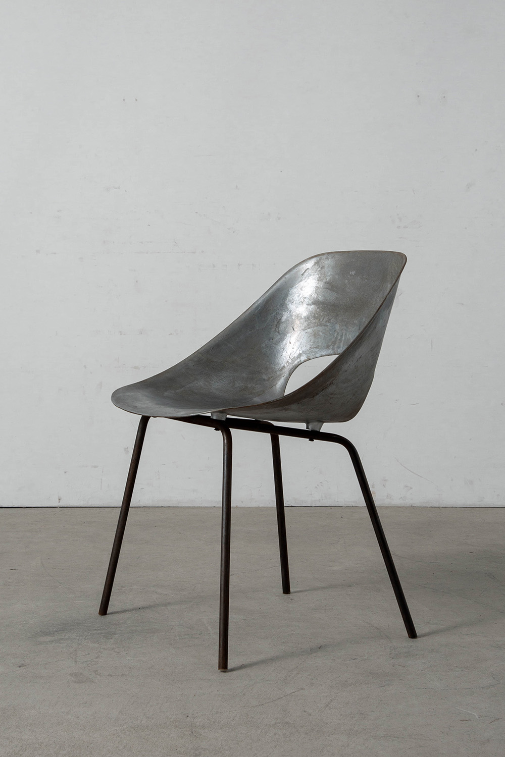 Tulip Chair by Pierre Guariche for Steiner in Aluminium and Steel