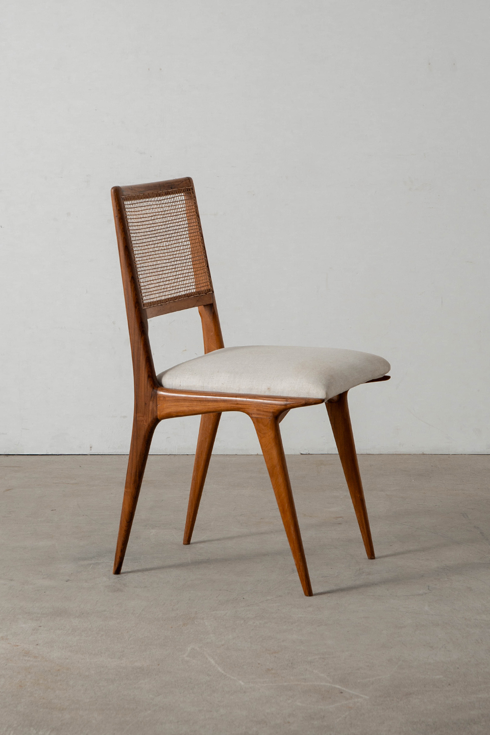 Dining Chair for Hall. Móveis e Decorações in Wood , Fabric and Rattan
