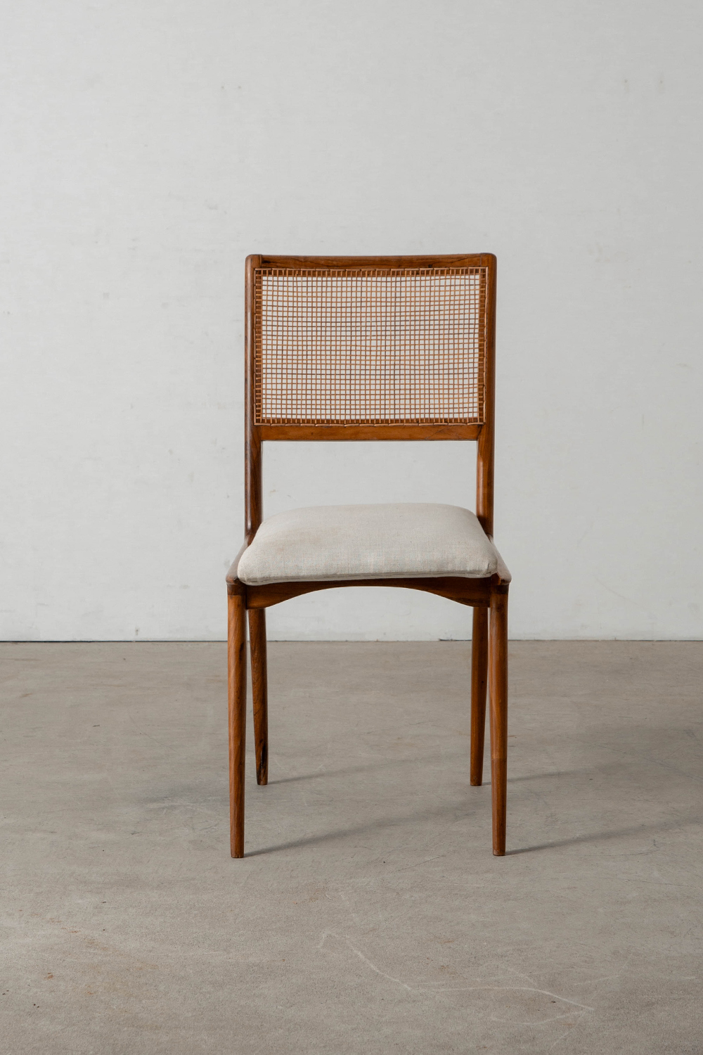 Dining Chair for Hall. Móveis e Decorações in Wood , Fabric and Rattan