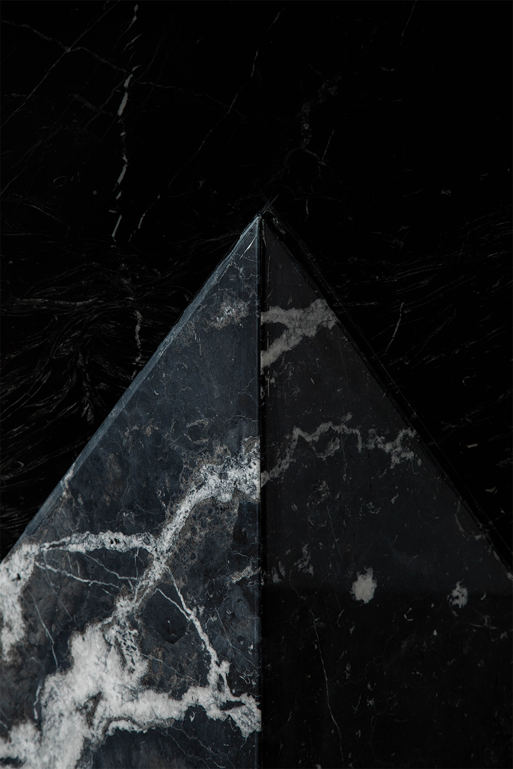 Y-Leg Dining Table in Glass and Marble