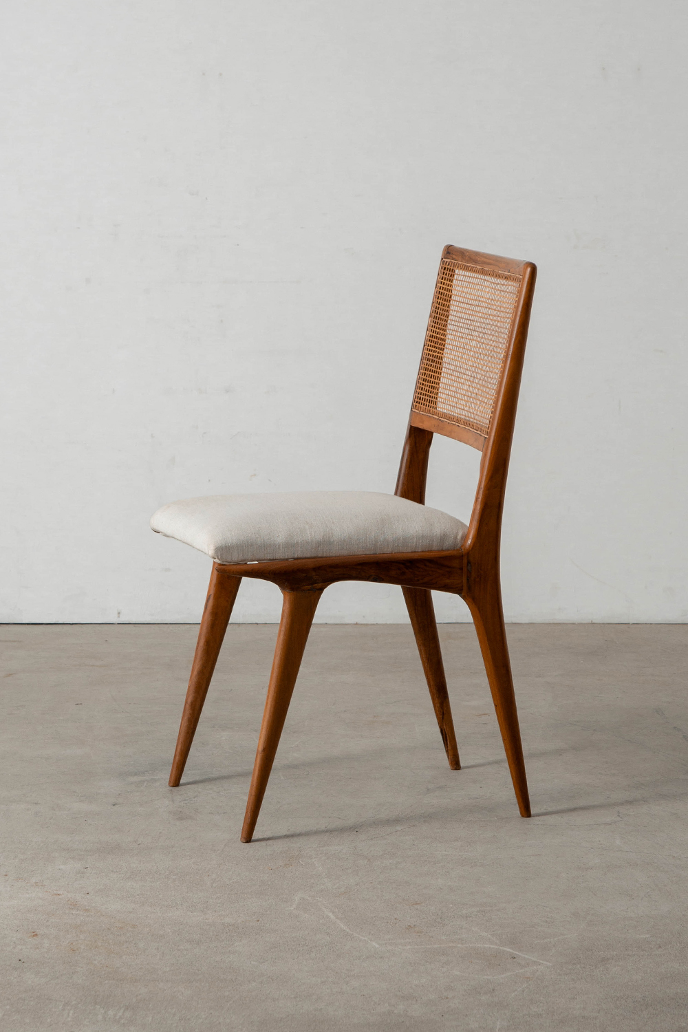 Dining Chair for Hall. Móveis e Decorações in Wood , Fabric and Rattan