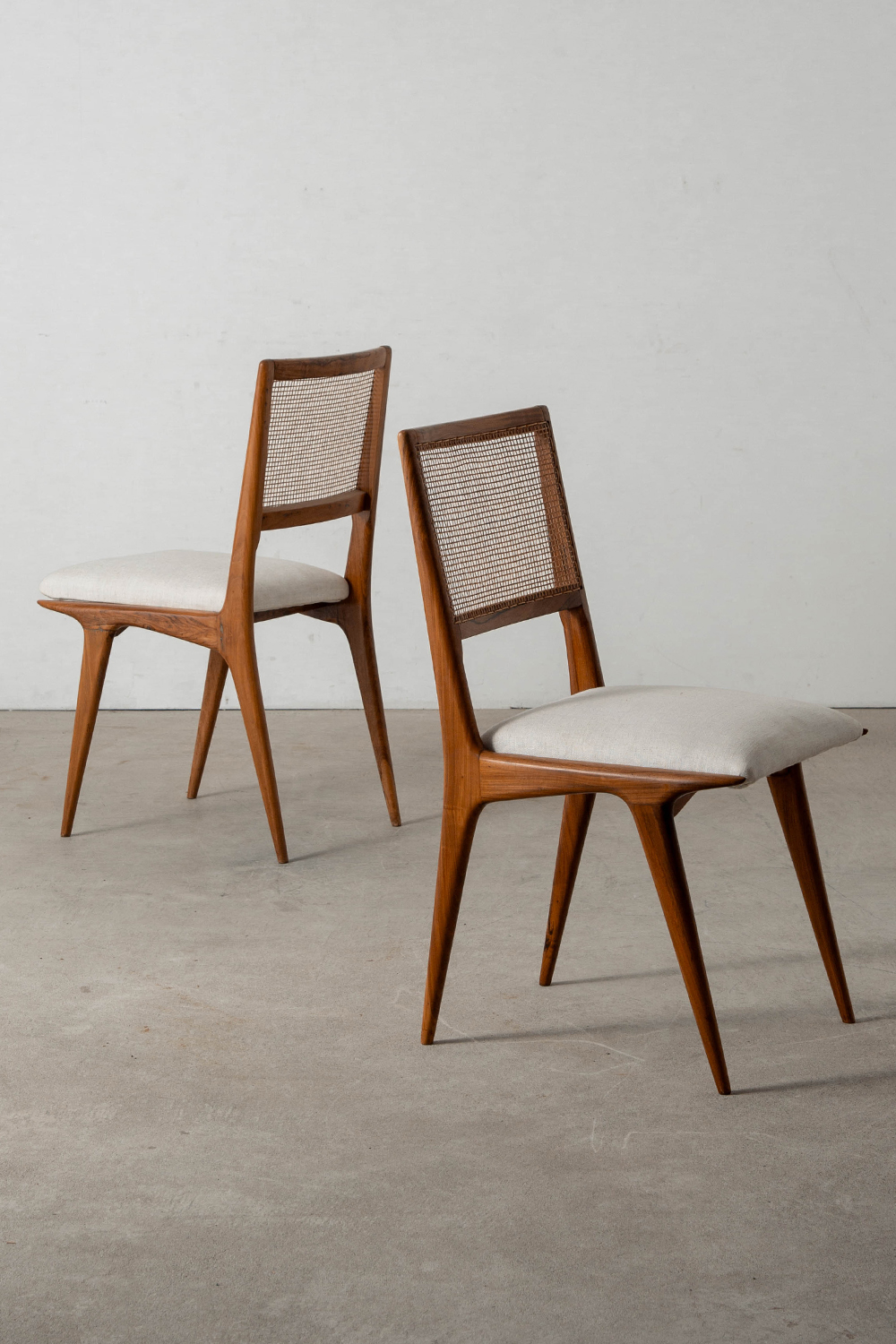 Dining Chair for Hall. Móveis e Decorações in Wood , Fabric and Rattan