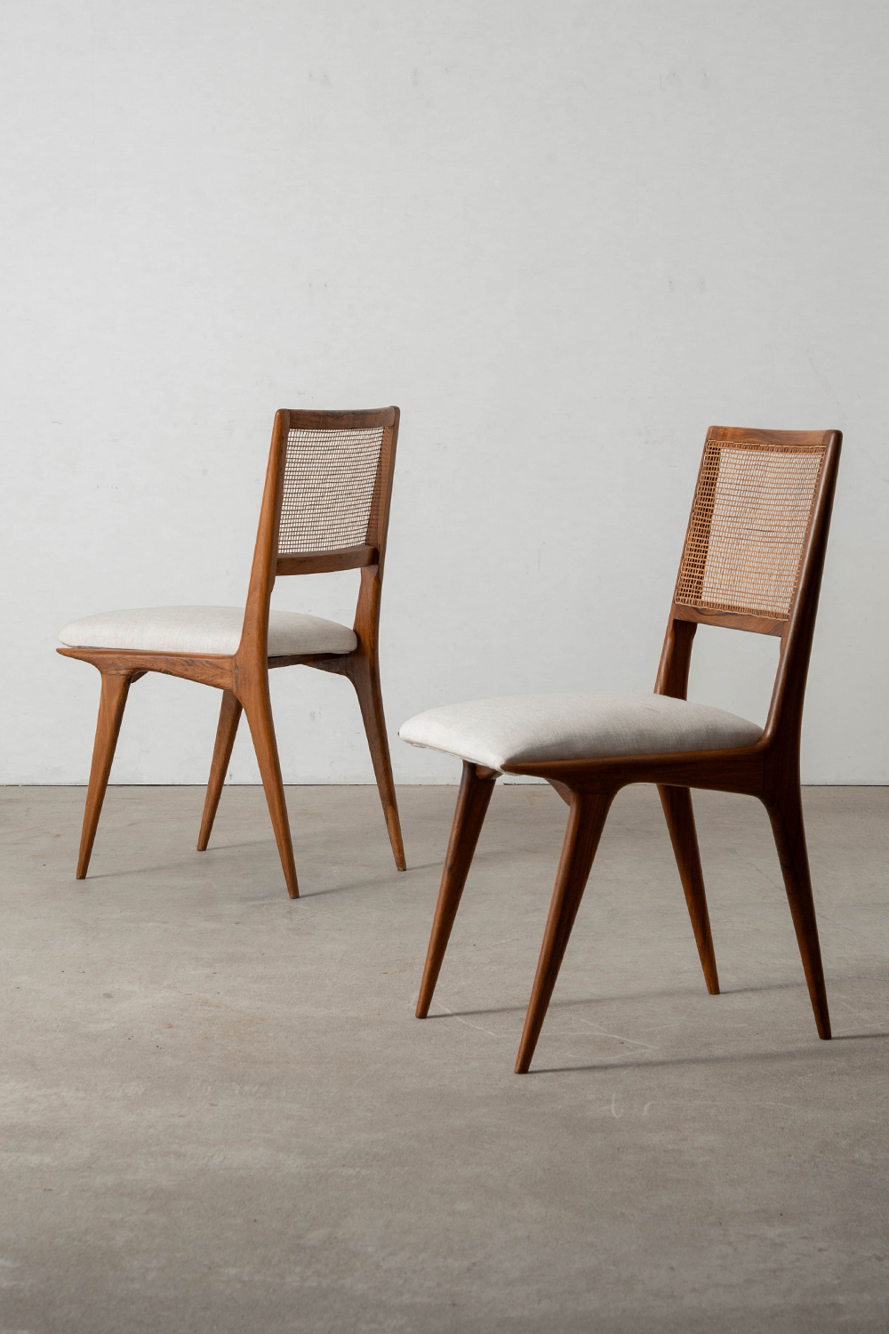 Dining Chair for Hall. Móveis e Decorações in Wood , Fabric and Rattan