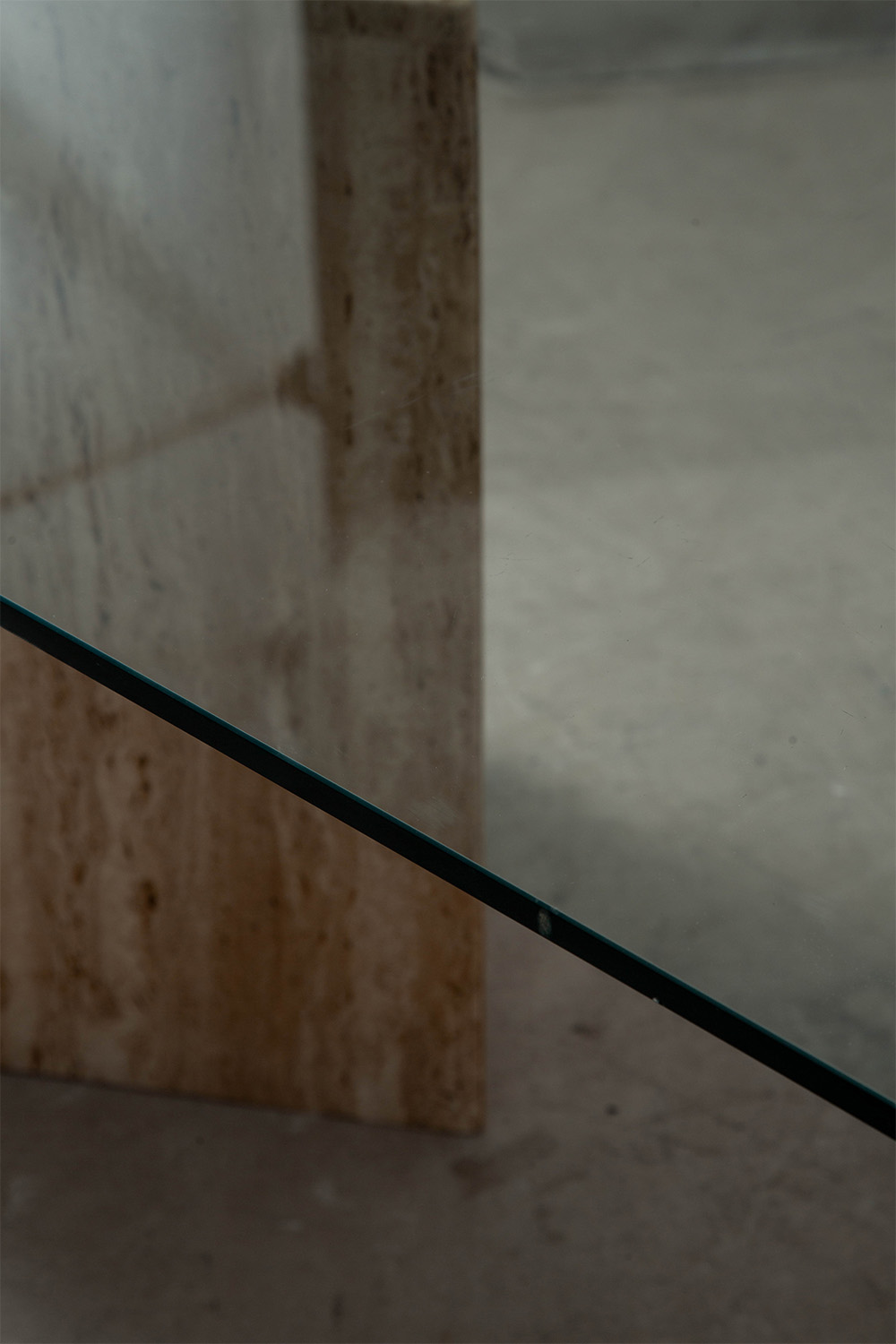 Dining Table in Glass and Travertine