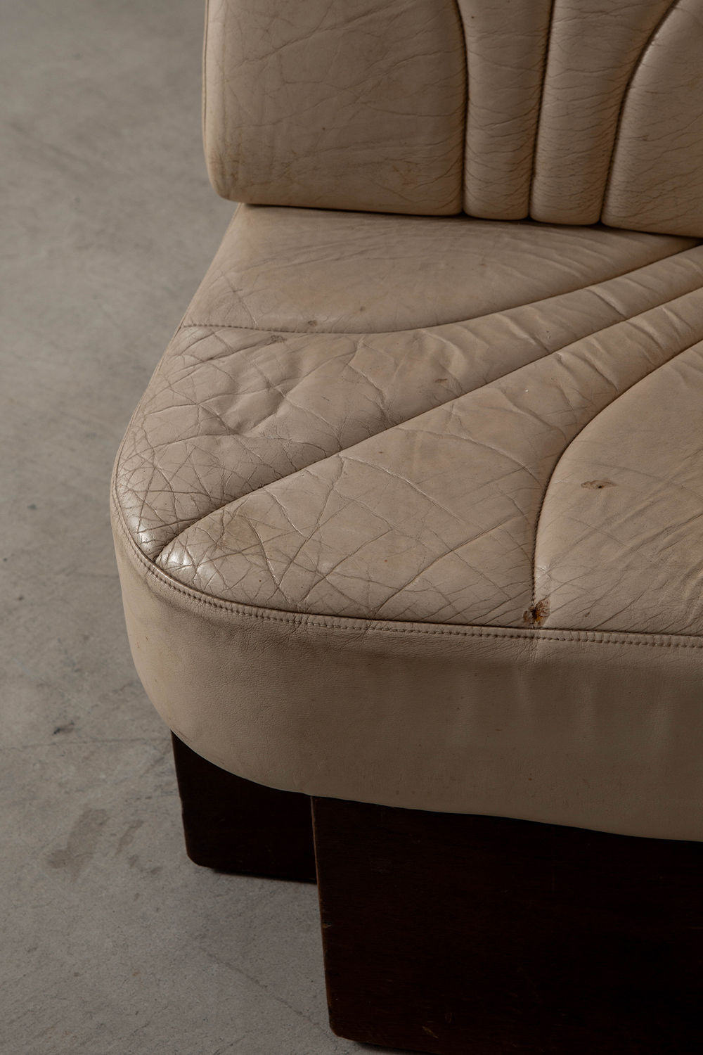 Sofa Set in Cow Leather and Wood