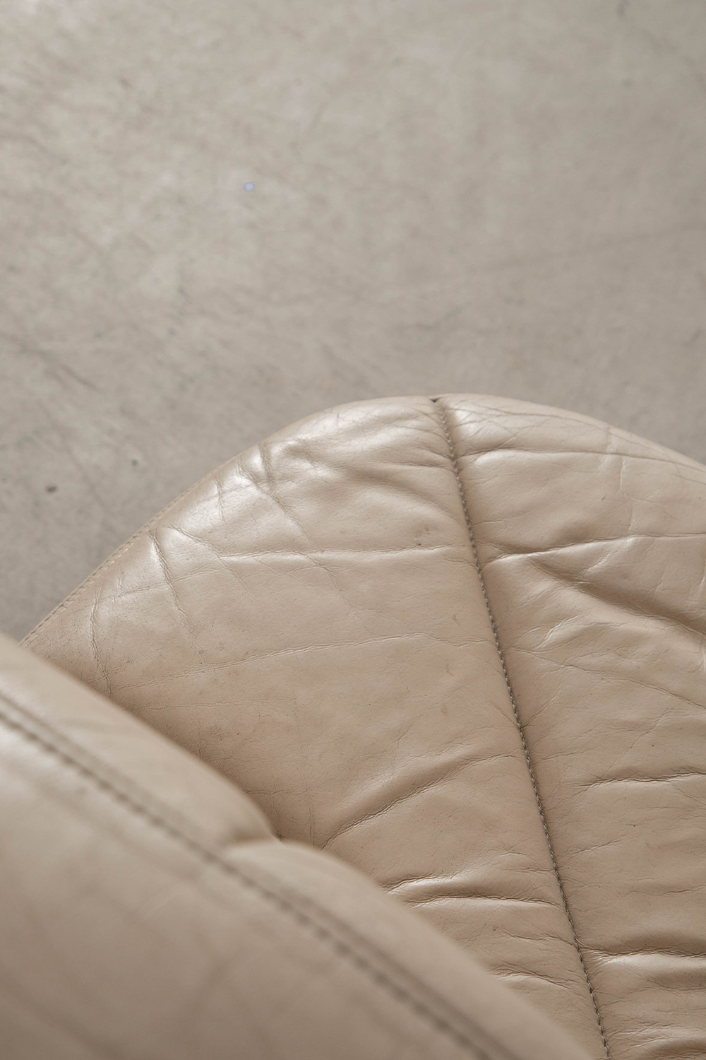 Sofa Set in Cow Leather and Wood