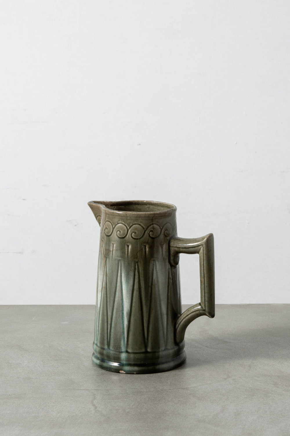 Pitcher in Ceramic
