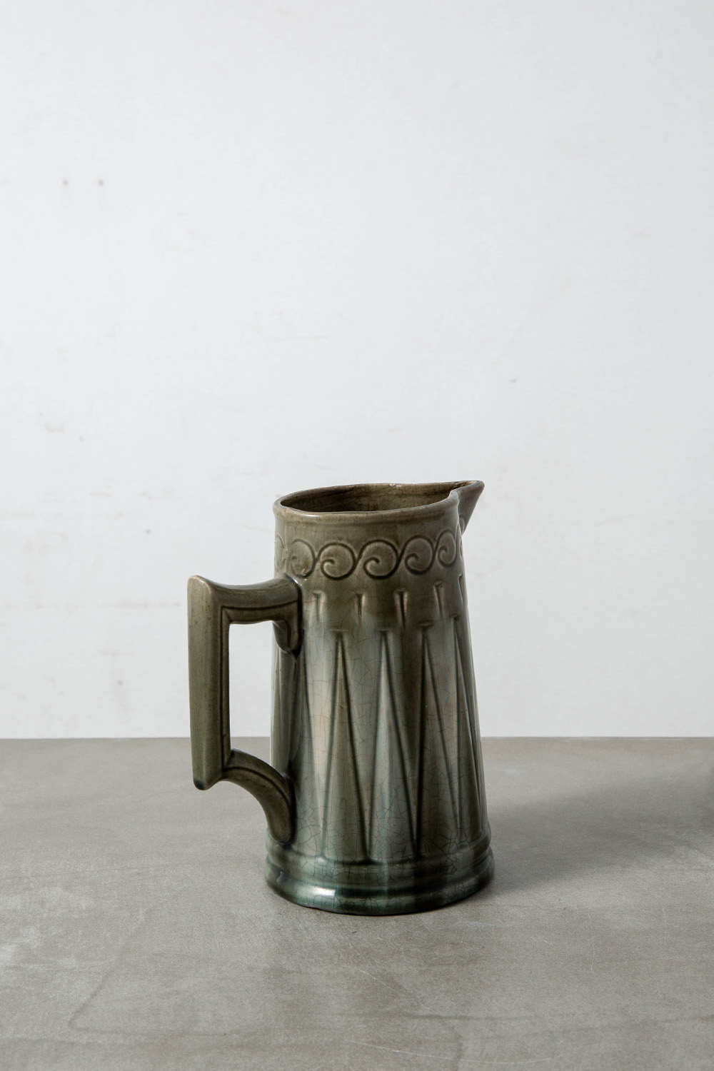 Pitcher in Ceramic