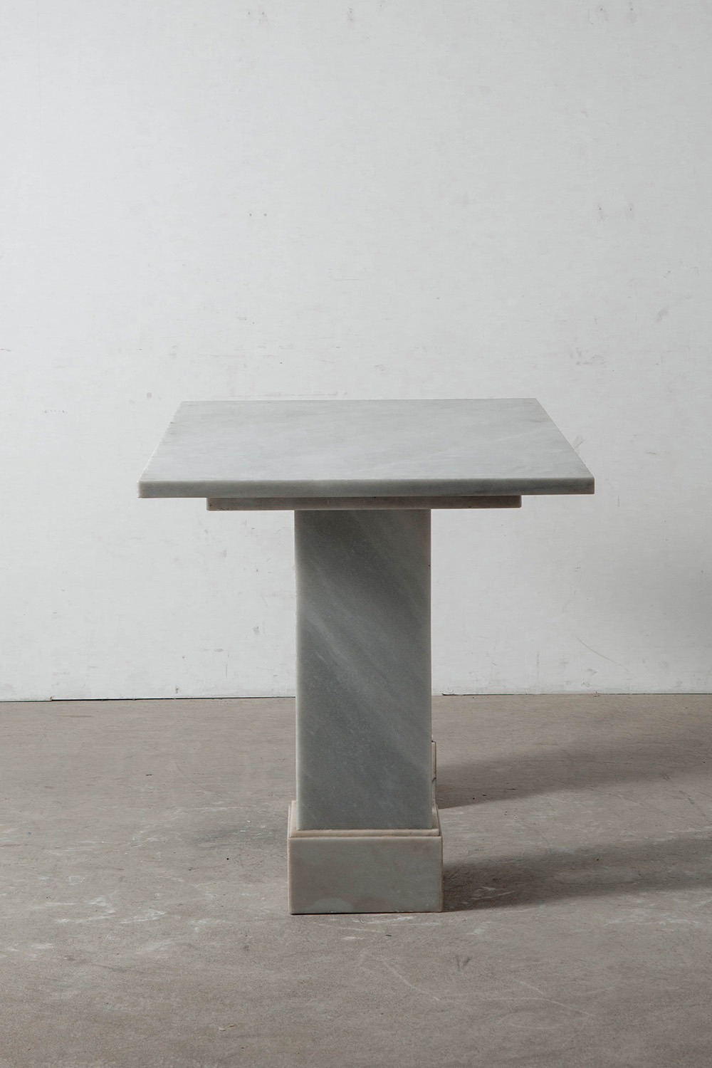 Dining Table in Marble
