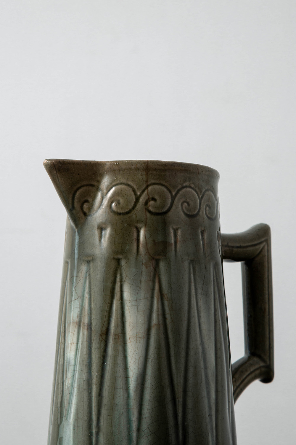 Pitcher in Ceramic