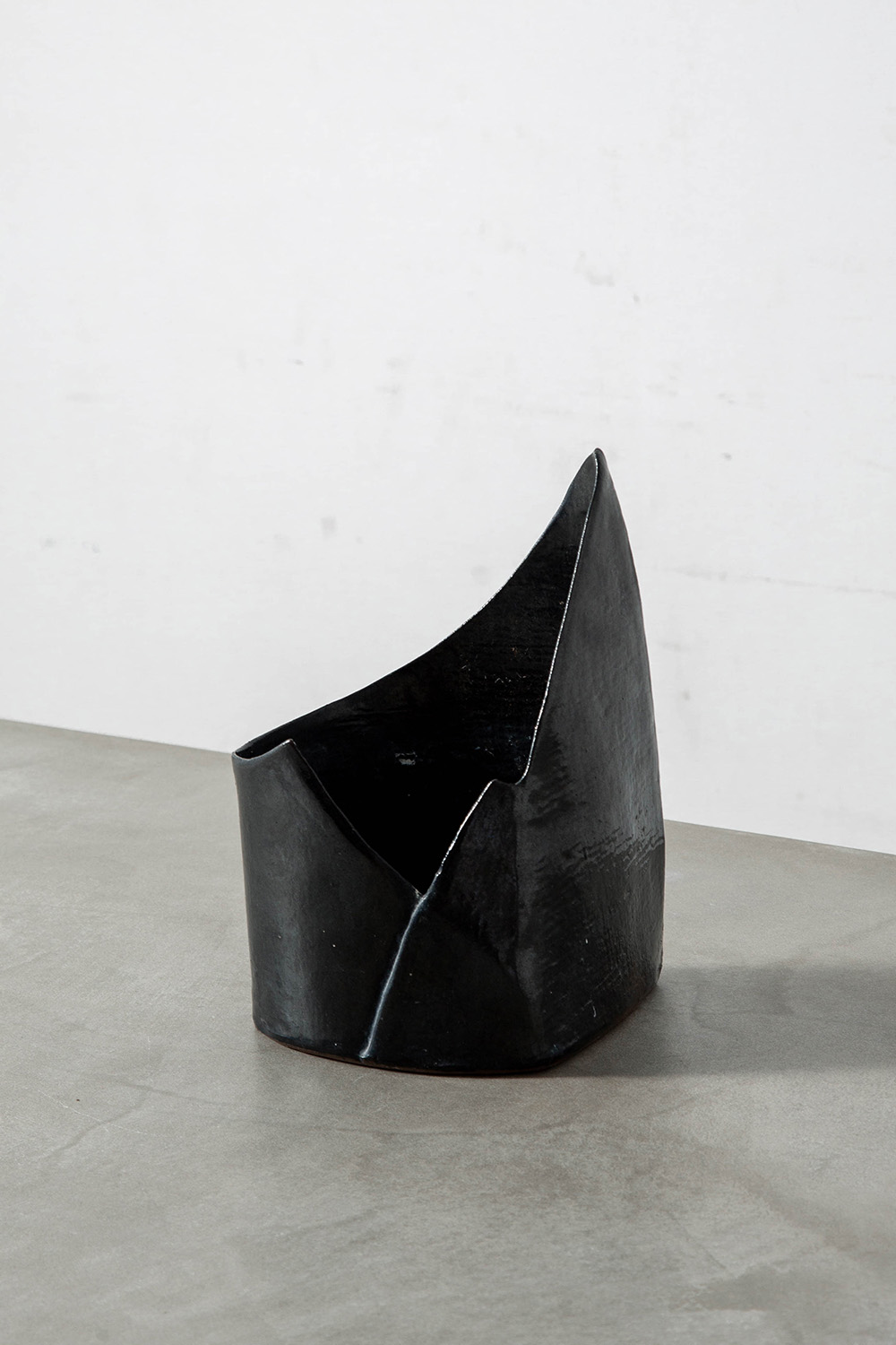 Flower Vase in Ceramic